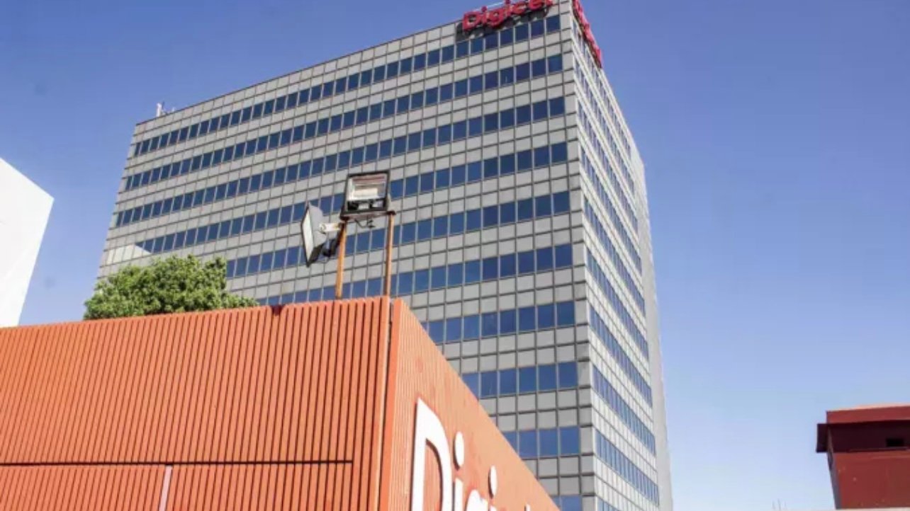 Digicel, kliyan peye men yo pa jwenn sèvis, DG a resi pale