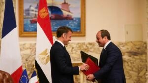 Visite d’Emmanuel Macron en Égypte : Un engagement renouvelé pour la coopération et la paix