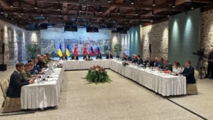 Pourparlers à Istanbul entre les négociateurs Russes et Ukrainiens.(Photo publiée par BFMTV)
