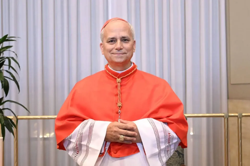 Le cardinal Francis Robert Prevost