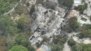 Hôtel Oloffson réduit en cendres.