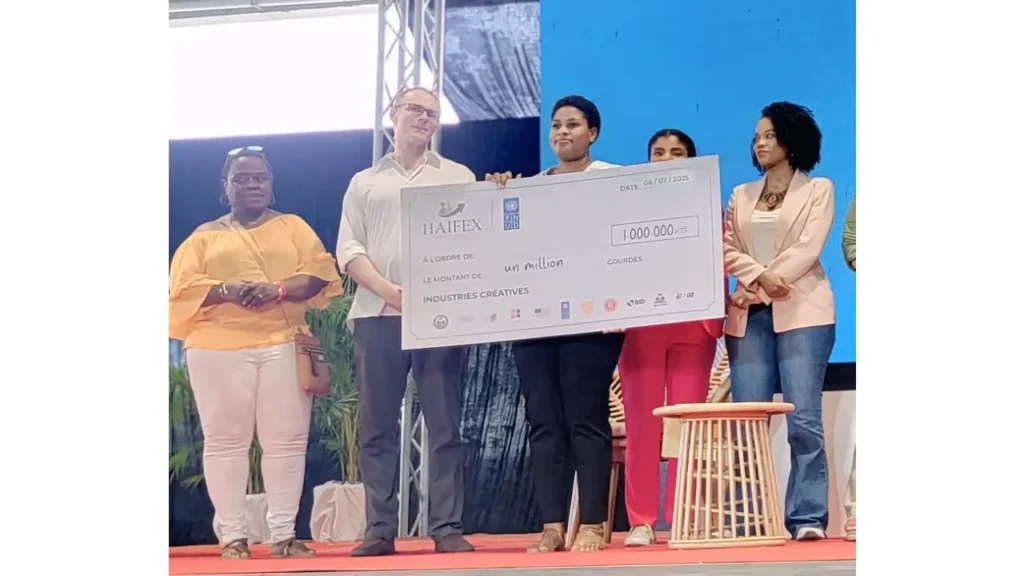 Laure Mendie a gagné un million de gourdes grâce à son projet ECOVISION.