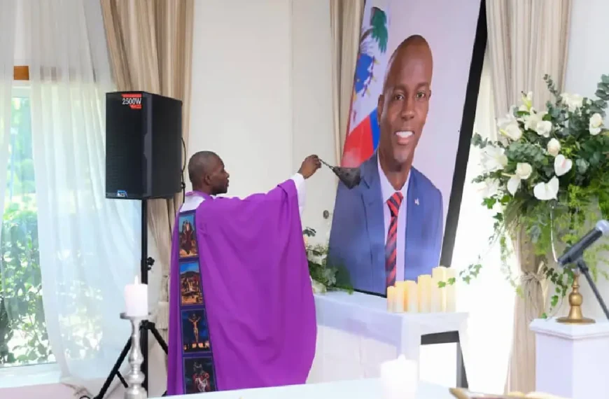 Image du président Jovenel Moïse lors d'une messe de requiem au Palais National.(Photo publiée par @@PrimatureHT)