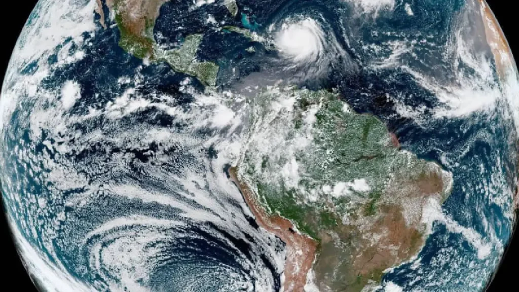 La Terre aujourd’hui avec l’ouragan Erin Crédit : NOAA