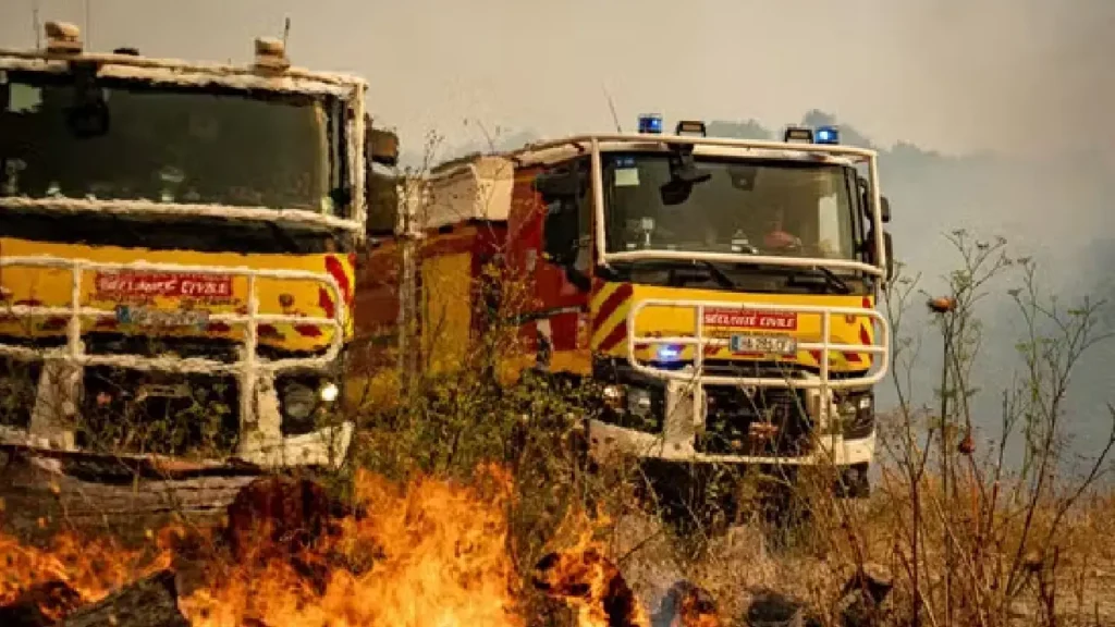 Lors de l’incendie massif survenu dans le département de l’Aude, le 7 août 2025. SECURITE CIVILE/AFP