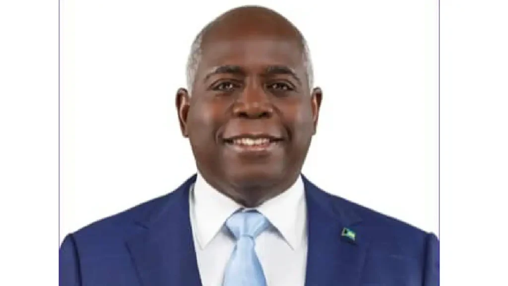 Philip Brave Davis, Premier ministre des Bahamas