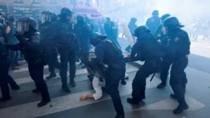 Lors des manifestations à Paris. Stephanie Lecocq / REUTERS