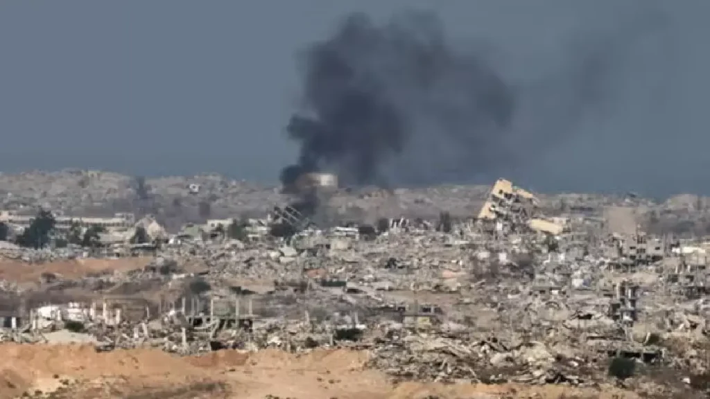 Vue de Gaza depuis Israël, le 16 septembre 2025. MENAHEM KAHANA / AFP