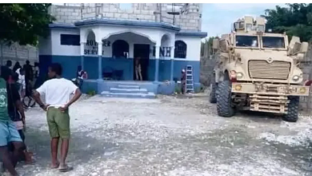 Le commissariat de Liancourt avant sa destruction/Photo tirée du journal "Le Nouvelliste"