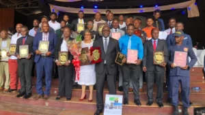 Des employés municipaux de Delmas honorés pour leur dévouement et leur professionnalisme lors de la cérémonie d’ouverture de la nouvelle année fiscale, tenue au Palais Municipal le 7 octobre 2025. (Photo by AYITI AN AVAN)