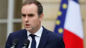 Sébastien Lecornu a été reconduit à Matignon par Emmanuel Macron. STEPHANIE LECOCQ / AFP