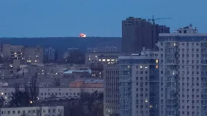 Des frappes russes à proximité de la ville de Kiev, le 23 décembre 2025. REUTERS/Gleb Garanich