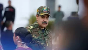 Le président vénézuélien, Nicolas Maduro, participe à un rassemblement contre une éventuelle escalade des actions américaines envers son pays, sur la base militaire de Fort Tiuna, à Caracas, le 25 novembre 2025. LEONARDO FERNANDEZ VILORIA / REUTERS