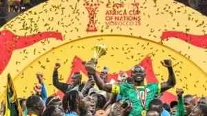 La joie des joueurs sénégalais et leur capitaine Sadio Mané après leur sacre à la Coupe d’Afrique des nations, à Rabat, le 18 janvier 2026. SEBASTIEN BOZON / AFP