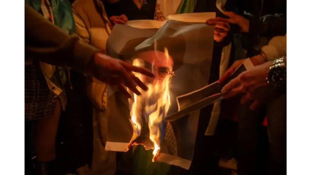 Les autorités iraniennes ont de leur côté annoncé avoir comptabilisé 3 117 morts. © Sopa Images/SPUS/ABACA