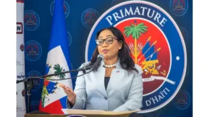 Pédrica Saint-Jean, ministre de la Condition féminine et des Droits de la Femme, s’exprimant au micro des Mardis de la Nation, le 27 janvier 2026. (Photo publiée par le MCFDF sur son compte Facebook)