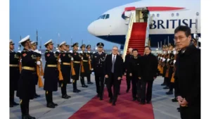 Keir Starmer, premier ministre britannique, à son arrivée à Pékin, le 28 janvier 2026. CARL COURT/AFP