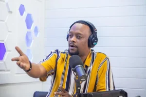 Carel Pedre lors de son émission de radio, Carel in the Morning, le 14 octobre 2020