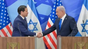 Le secrétaire d’État américain Marco Rubio et le premier ministre israélien Benyamin Netanyahou lors d’une conférence de presse à Jérusalem, le 16 février 2025. KOBY GIDEON (GPO)/HANDOUT / Anadolu via AFP