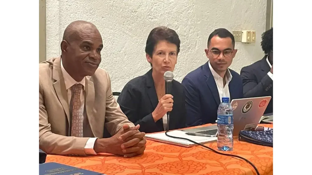 Les cadres du MENFP et de la BID. Photo publiée par MENFP HAÏTI OFFICIEL