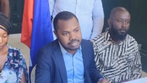 Genson Jean-Baptiste, journaliste à Radio Uni FM. Photo : Ayiti An Avan.