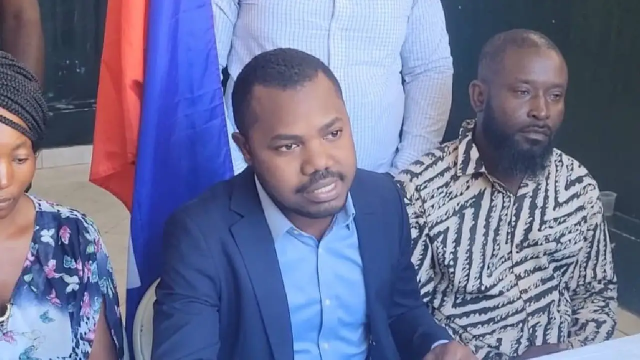 Genson Jean-Baptiste, journaliste à Radio Uni FM. Photo : Ayiti An Avan.