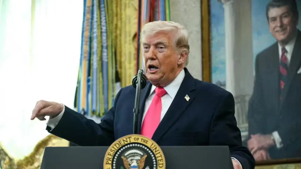 Donald Trump lors d'une déclaration à la Maison Blanche, le 24 mars 2026, à Washington (Etats-Unis). (JIM WATSON / AFP)