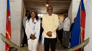 Ariana Milagro Lafond, accompagnée du ministre Emmanuel Ménard, au Musée du Panthéon National Haïtien, le jeudi 23 avril 2026. Photo publiée par @MCC.