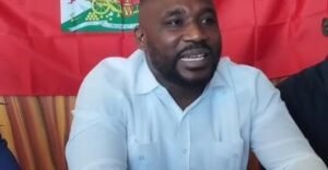 Me Osnel Antoine, avocat inscrit au barreau de Mirebalais, a été arrêté ce lundi dans l’enceinte de la Cour d’appel de Port-au-Prince par des agents de la Direction centrale de la police judiciaire (DCPJ).