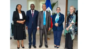 Raina Forbin, ministre des Affaires Étrangères, accompagnée d'une délégation des Nations Unies. Photo publiée par @MAE_HAITI