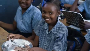 Un renforcement de l'assistance alimentaire du PAM permet de nourrir plus de 390 000 personnes sur une période de 18 mois. Photo publiée par PAM.