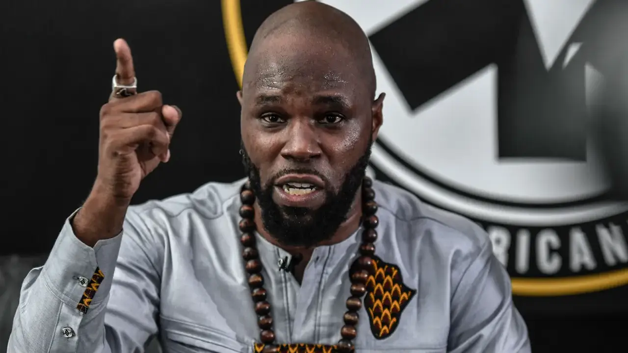 Arrestation de Kémi Séba en Afrique du Sud : une affaire aux enjeux politiques et judiciaires