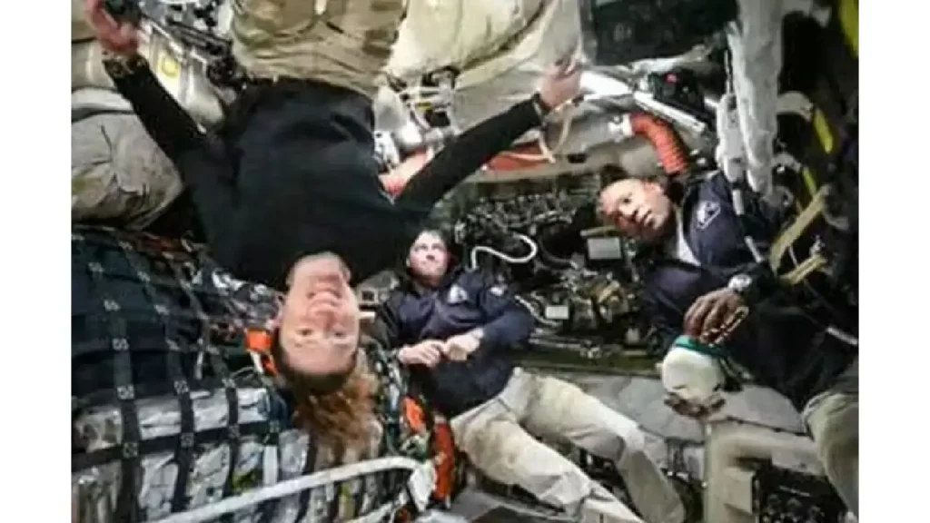 L’équipage d’Artemis-2, à bord de la capsule Orion, sur une capture d’écran du flux vidéo transmis par la Nasa, le 3 avril 2026. NASA VIA AFP