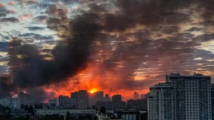 La Russie annonce une nouvelle série de bombardements sur Kiev / Le Journal. Photo tirée d'une vidéo publiée par RTS.
