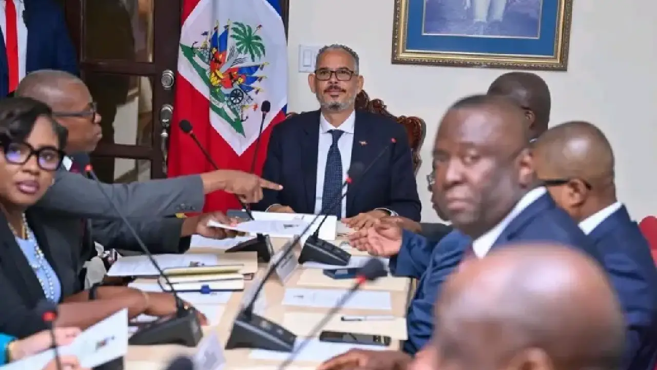 Le Premier ministre Alix Didier Fils-Aimé lors du Conseil des ministres tenu ce mardi. Photo publiée par @PrimatureHT