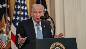 Le président des Etats-Unis, Donald Trump, le 4 mai 2026 à la Maison Blanche, à Washington. (ANDREW LEYDEN / NURPHOTO / AFP)