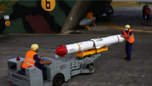 Un missile antinavire Harpoon AGM-84 de fabrication américaine à la base aérienne de Hualien, à Taïwan. (Photo d'archives) Photo : Reuters / ANN WANG