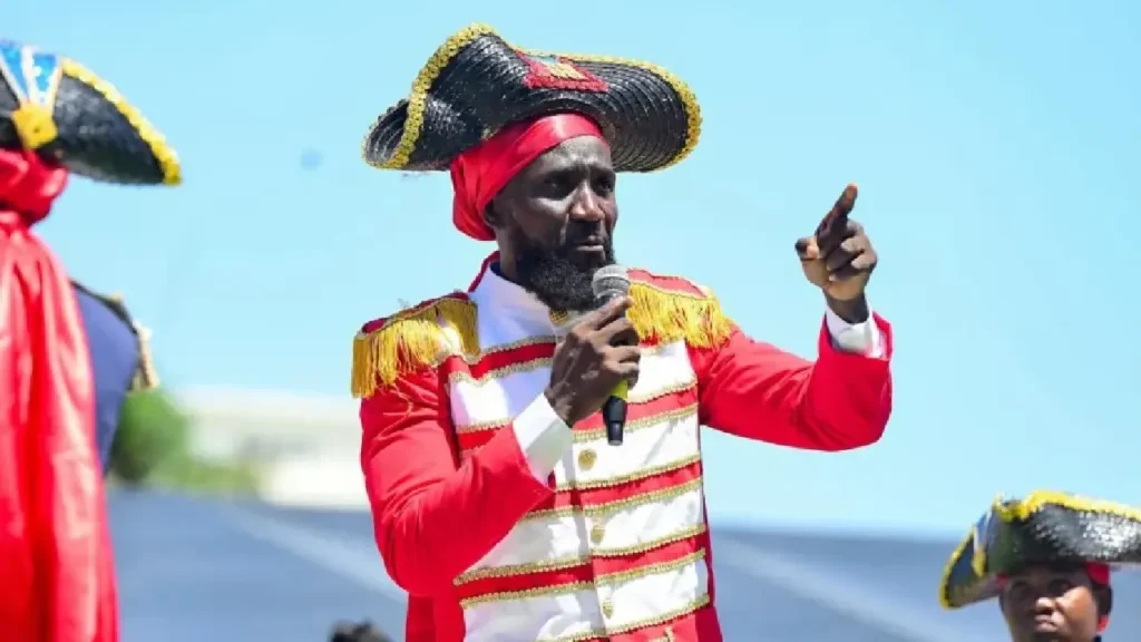 Le slameur haïtien Chouno Lamarre prend part à une mobilité artistique internationale. Photo publiée par la Primature.