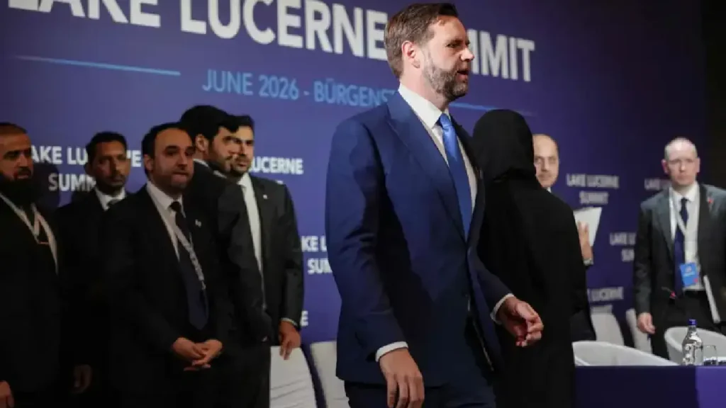 PHOTO NATHAN HOWARD, AGENCE FRANCE-PRESSE Le vice-président des États-Unis J.D. Vance lors de la première séance de négociations avec l’Iran, en Suisse, le 21 juin 2026