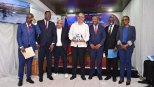 Remise des kits audiovisuels "Ayiti nan Mondyal". Photo publiée sur la page X de la Primature Haitienne.