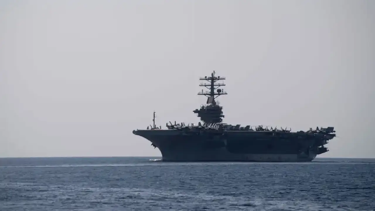 PHOTO LOGAN C. KELLUMS, ARCHIVES AGENCE FRANCE-PRESSE Le porte-avions américain USS Nimitz