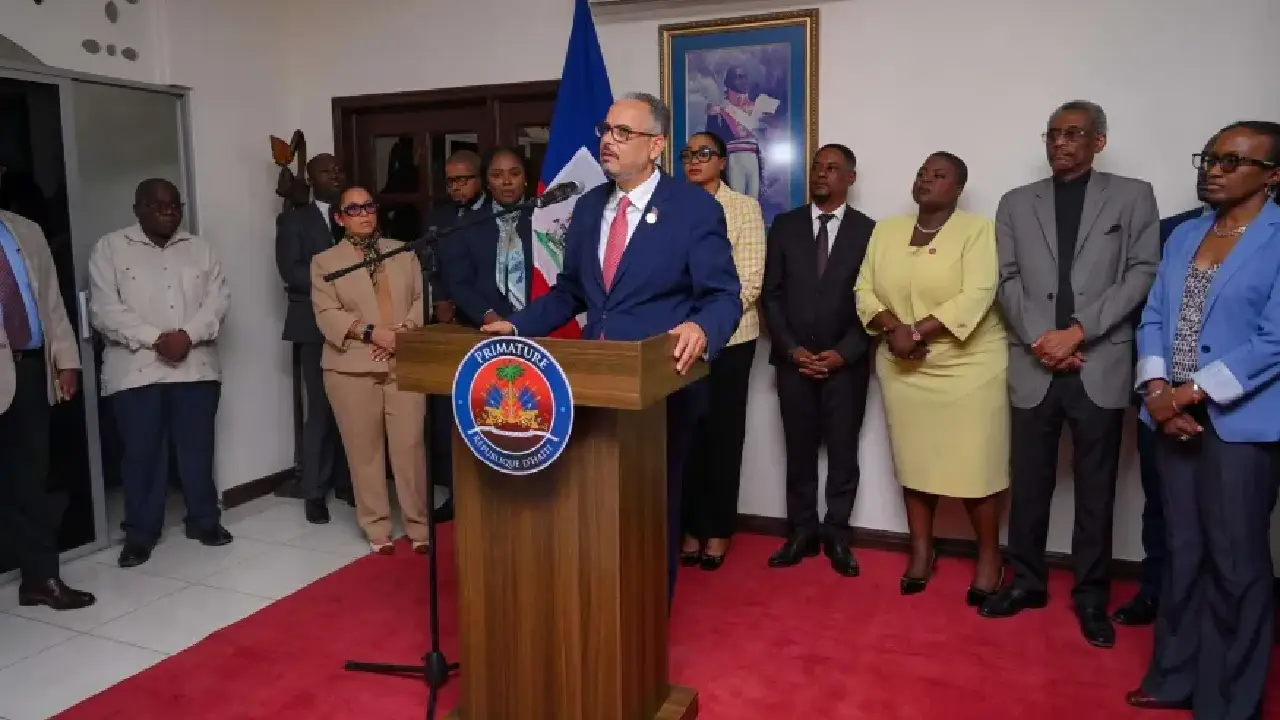 Le Premier ministre Alix Didier Fils-Aimé s’exprimant lors de son retour du 51e Sommet des Chefs d’État et de Gouvernement de la CARICOM. Photo publiée par @PrimatureHT.